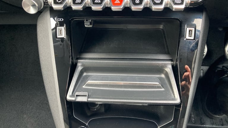 2022 Peugeot 2008 1.2 PureTech Allure Premium+ 5dr Petrol Estate Estate Petrol Manual