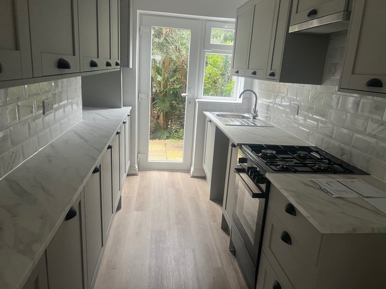 Large double rooms to rent in a shared house 