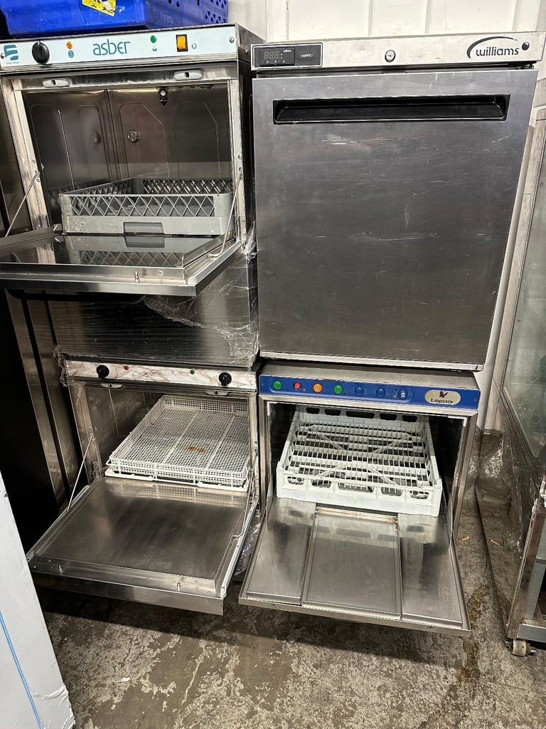 Commercial under-counter dishwasher for restaurant cafe shop 