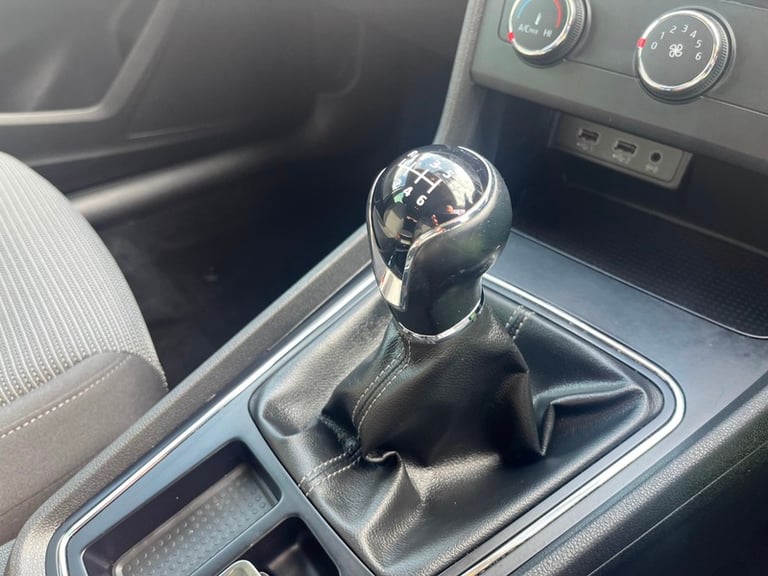 SEAT Leon 1.2 TSI SE Dynamic Technology ST 5dr Petrol Manual Euro 6 (s/s) (110 p