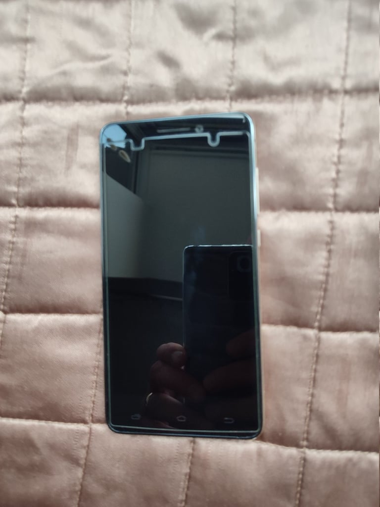 Wing Iris 50 Smartphone - Android 6.0, 5" Display, 5 MP Camera, Dual SIM, Removable Battery