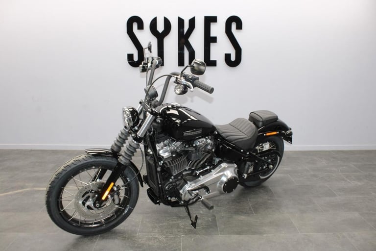 2025 Harley-Davidson FXBB Softail Street Bob 117 in Vivid Black