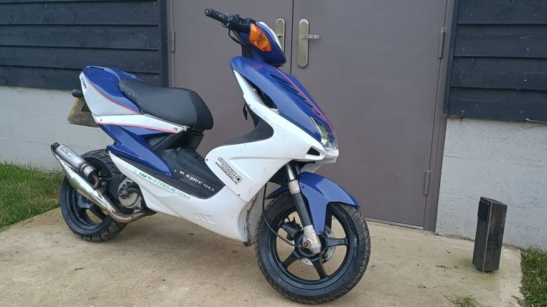 2011 Yamaha aerox 50cc scooter moped long MOT !
