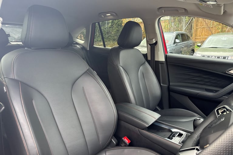 2025 MG MG HS 106290 Hatchback Petrol Manual