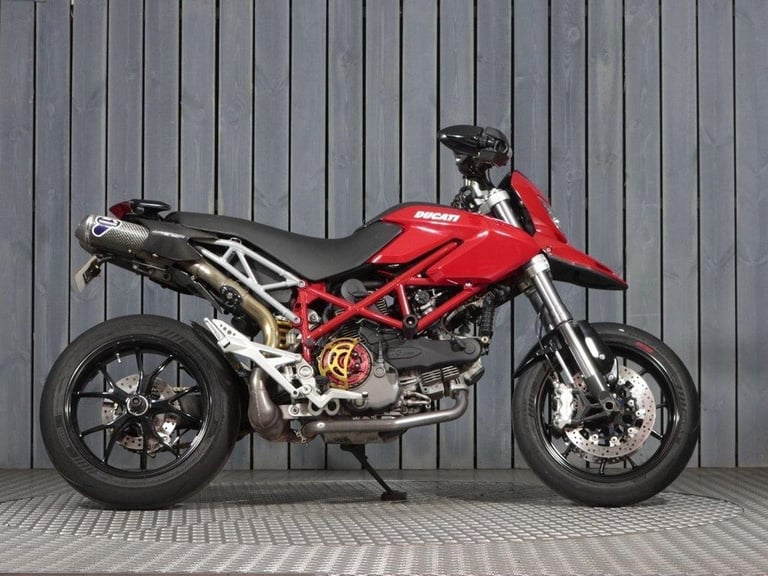 2010 10 DUCATI HYPERMOTARD 1100