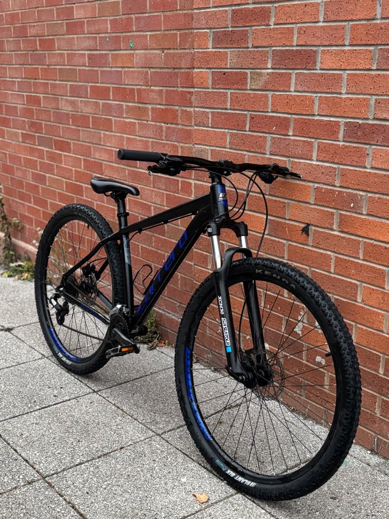 Carrera Hellcat 29” mountain bike, 18” Frame - Hydraulic Breaks