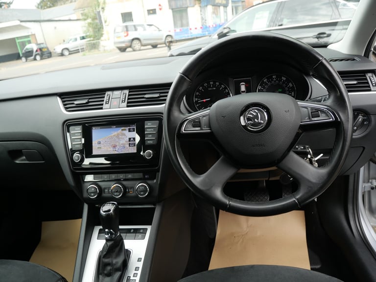 2014 Skoda Octavia 2.0 TDI Elegance DSG Euro 5 (s/s) 5dr Only 32000 Miles
