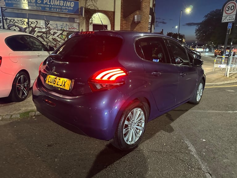 2016 Peugeot 208 1.2 PureTech Allure Euro 6 (s/s) 5dr HATCHBACK Petrol Manual