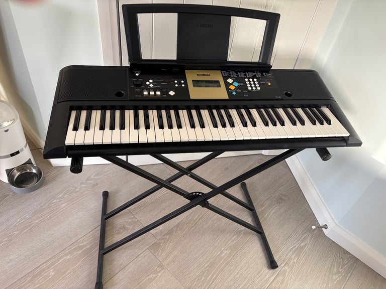 image for Yamaha YPT-220 Keyboard and Stand