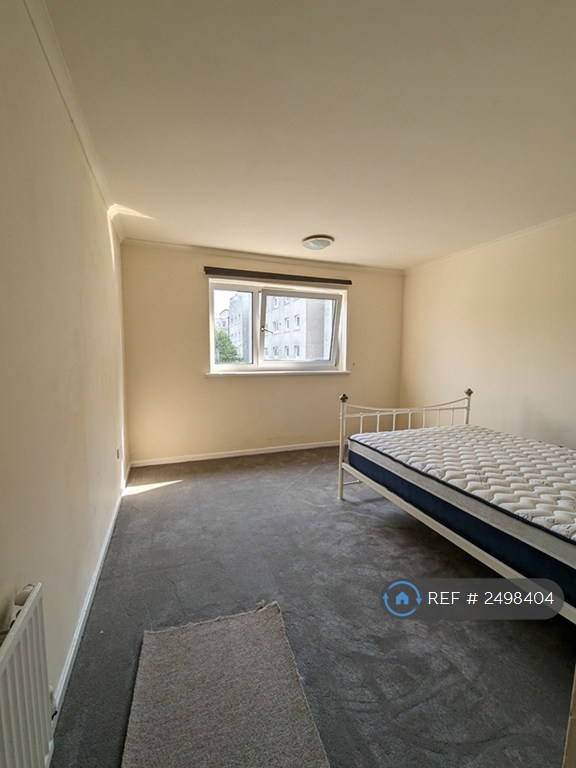 4 bedroom house in Maclean Square, Glasgow, G51 (4 bed) (#2498404)
