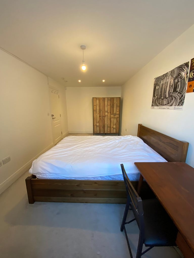 Very Spacious  2 big  double bedroom flat Oxford near West Way Square  shopping OX2  