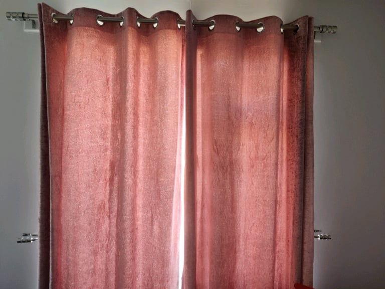 Free curtains