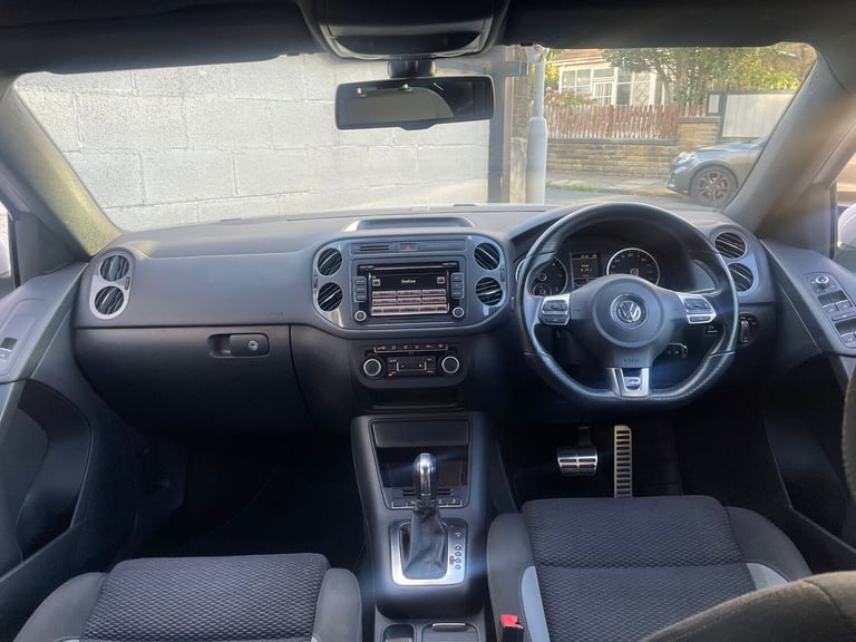 2013 Volkswagen Tiguan 2.0 TDi BlueMotion Tech R-Line 177 5dr DSG ESTATE Diesel Automatic