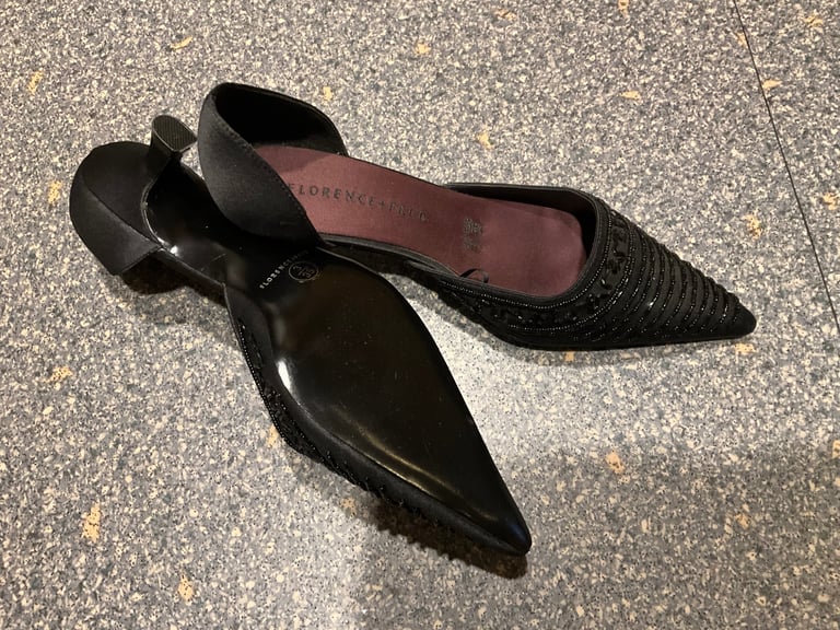 BRAND NEW & NEVER WORN black beaded shoes size 3 or 35. BARGAIN price thanks 🙏 