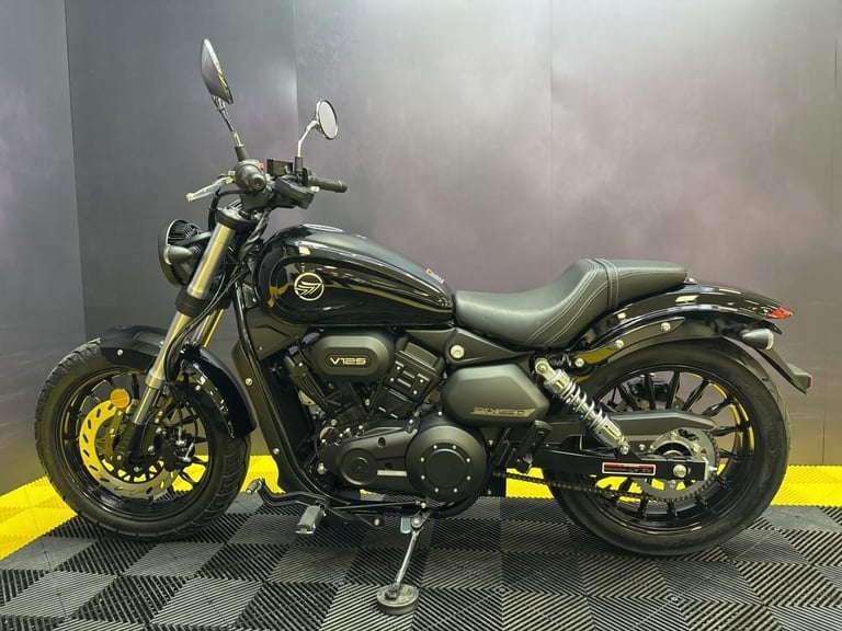 Keeway RK V125C 125cc V-Twin Learner Legal Custom Cruiser
