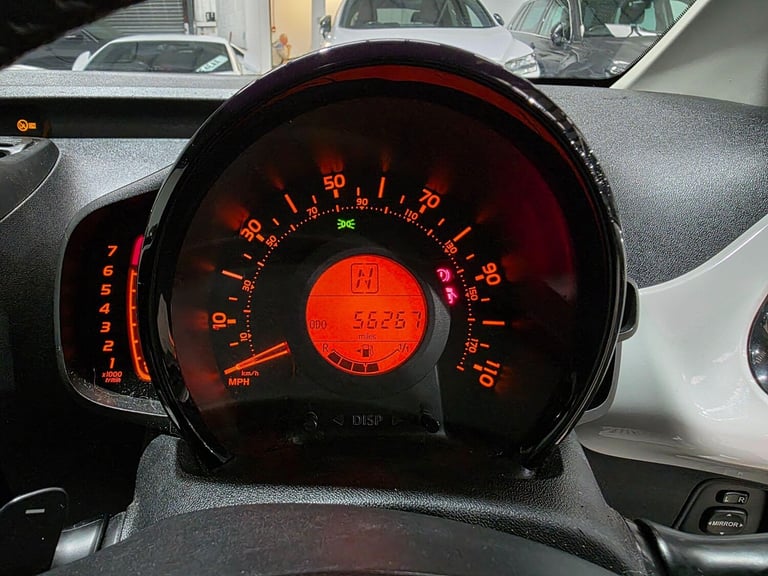 2015 Toyota AYGO 1.0 VVT-i x-pression x-wave x-shift Euro 5 5dr Euro 5 HATCHBACK Petrol Automatic