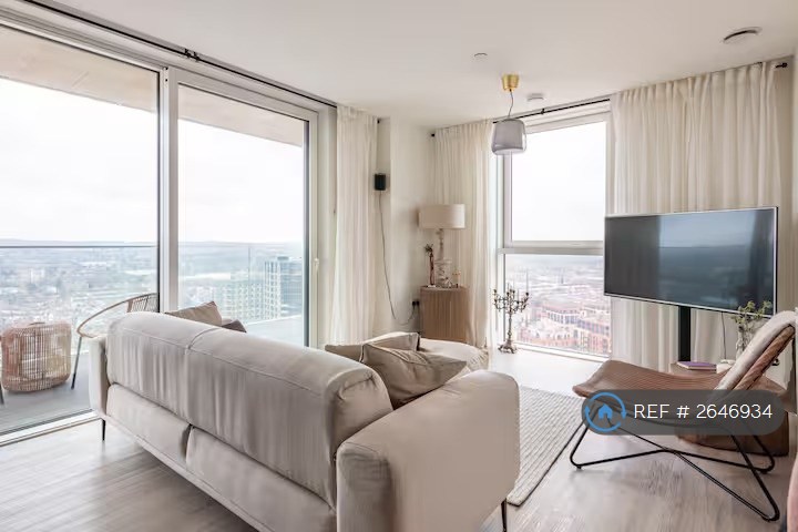 2 bedroom flat in Hale Works Apartments, London, N17 (2 bed) (#2646934)