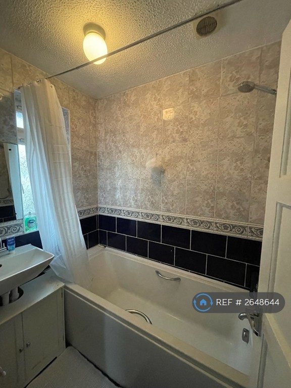4 bedroom house in Cunningham Road, Norwich, NR5 (4 bed) (#2648644)