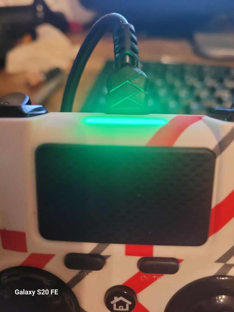 preloved xrocker Game Controller Black Wired PC USB - minor right thumbstick drift