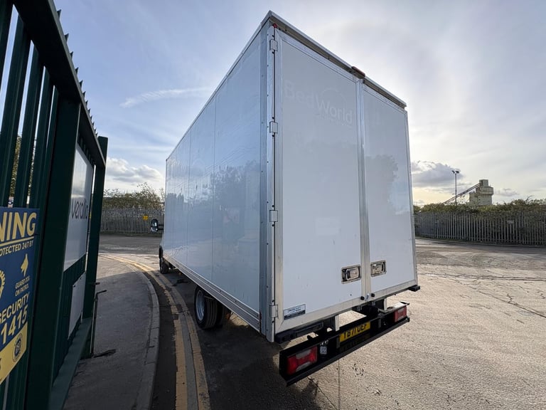 2022 Iveco Daily 3.0 35-160 euro6 twin rear wheel manual 15ft Luton box van 