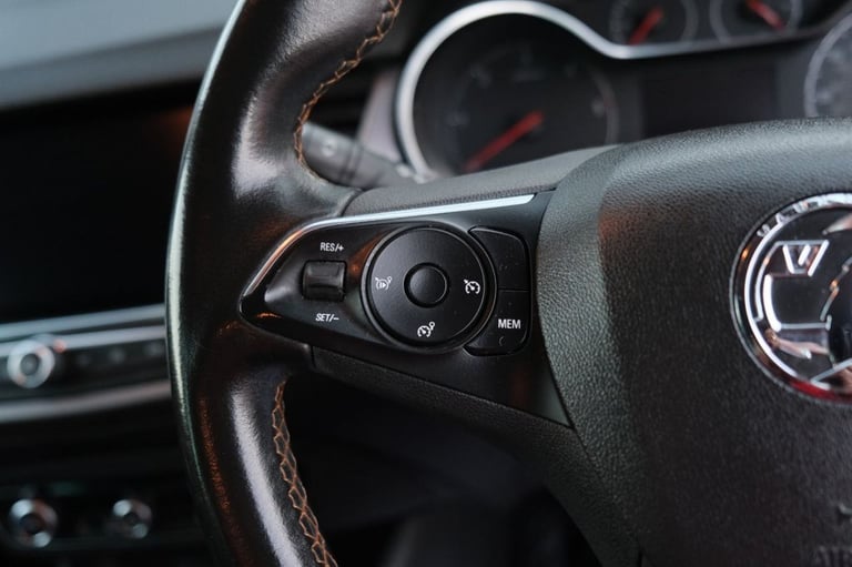 2018 Vauxhall Crossland X 1.5 Turbo D ecoTEC Tech Line Nav SUV 5dr Diesel Manual Euro 6 (s/s) (10...