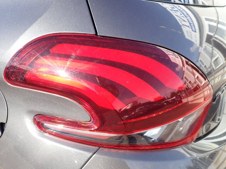 2019 Peugeot 208 1.2 PureTech Signature Hatchback 5dr Petrol Manual Euro 6