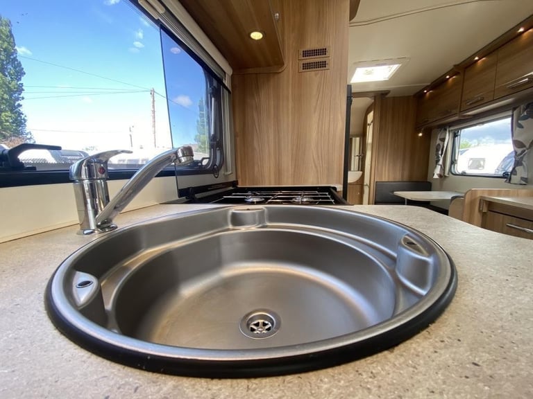 2017 BAILEY PEGASUS PALERMO 5 BERTH FAMILY CARAVAN