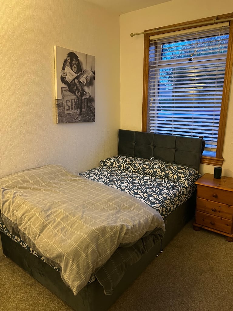 image for URGENT SALE! COMPLETE UK DOUBLE BED SET - ONLY £60!