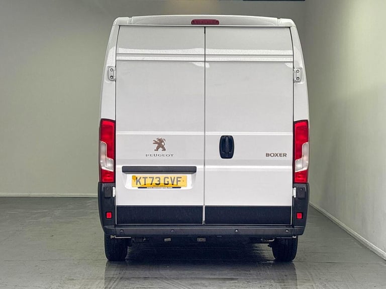  Peugeot Boxer 2.2 BlueHDi 335 Professional Premium + L3 High Roof Euro 6 (s/s) 5dr Diesel Manual