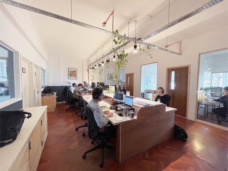 1ST MONTH FREE! | DESK SPACE | Coworking Desk | Dedicated Desk in Hackney East London E9