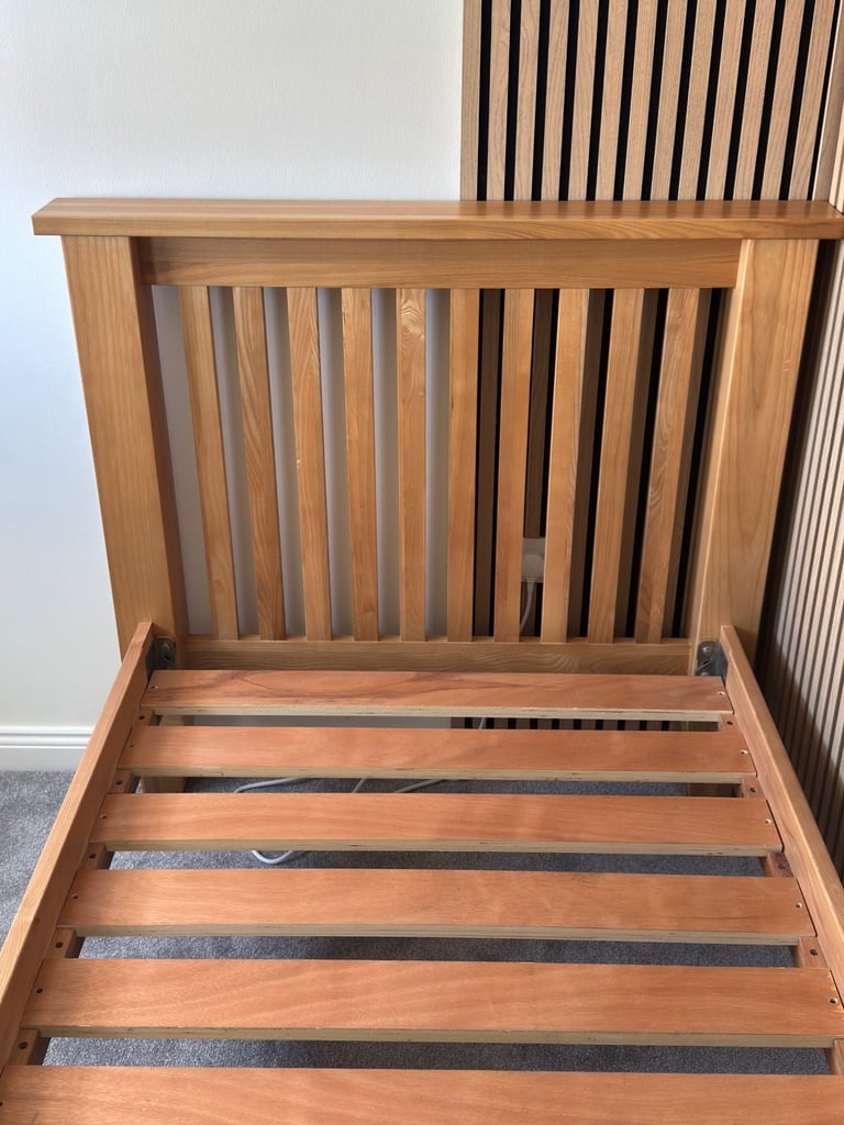 Oak bed