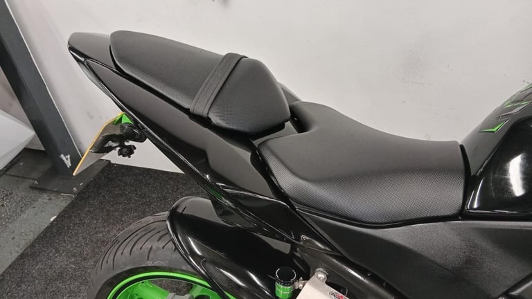 KAWASAKI Z1000 ** TWIN BEOWOLF EXHAUSTS - TAIL TIDY - 12 MONTH MOT **