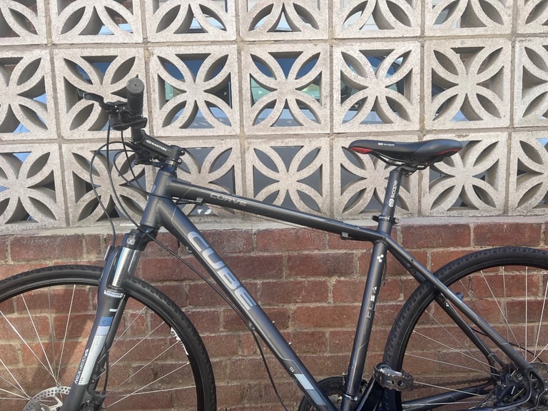 Cube hybrid bike 