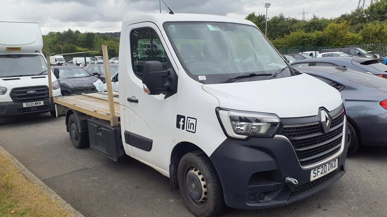 2020 RENAULT MASTER FLAT BODY WITH RAMPS SPARES OR REPAIRS NON RUNNER PRICE +VAT