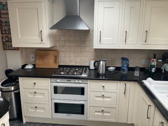 12 year B&Q Shaker Kitchen with Appliances