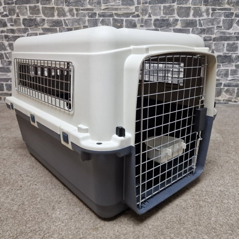 Medium Plastic Dog Travel Crate with Metal Door and Bowl