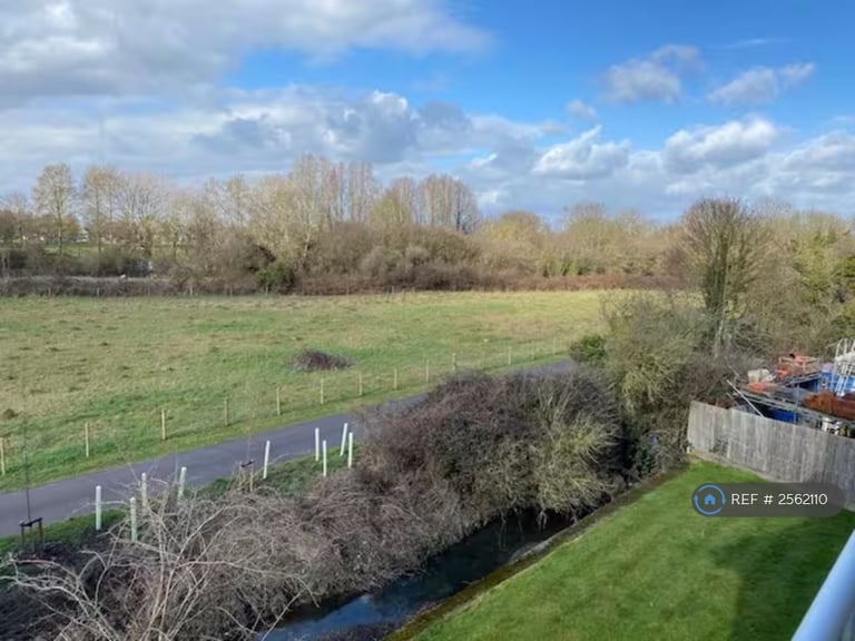 2 bedroom flat in Maltings Close, Cambridge, CB5 (2 bed) (#2562110)