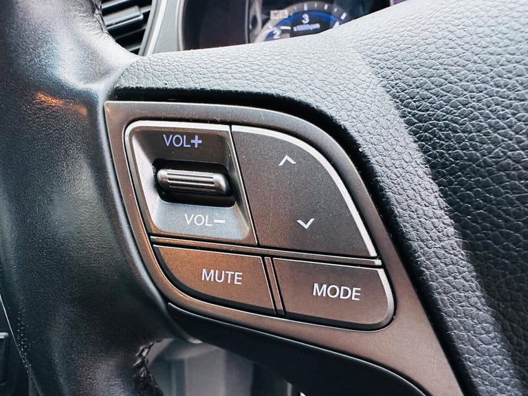 2016 Hyundai Santa Fe 2.2 CRDi SE 4WD Euro 5 5dr (5 seat) ESTATE Diesel Manual