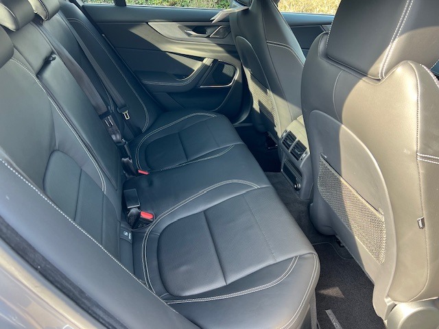 2019 Jaguar XE 2.0d R-Dynamic SE 4dr Auto SALOON Diesel Automatic