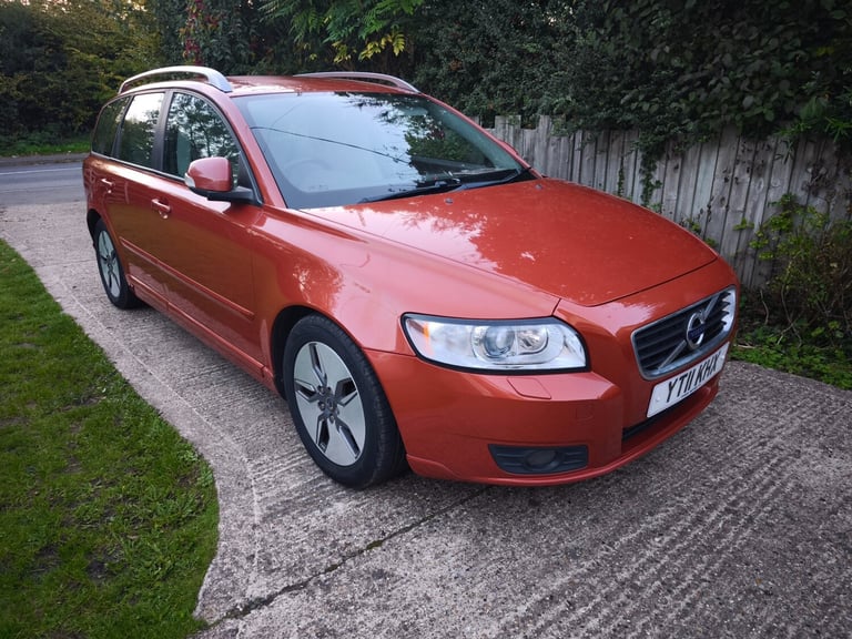 Cheap 2011 Volvo V50 DRIVe [115] SE Lux 5dr ESTATE Diesel Manual for sale in High Wycombe, Buckinghamshire