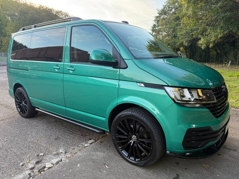 2020 VOLKSWAGEN TRANSPORTER T6.1 8 SEAT SHUTTLE SWB IN BAY LEAF GREEN - EURO