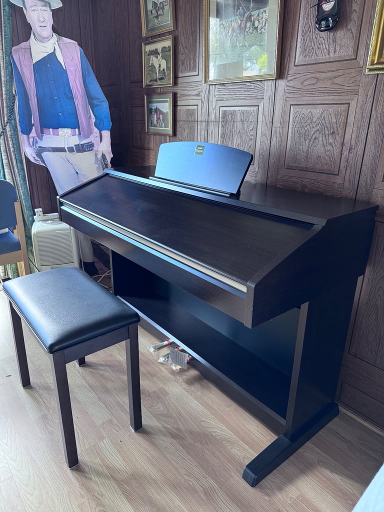 Yamaha Clanovia CVP 501 Digital Piano & stool