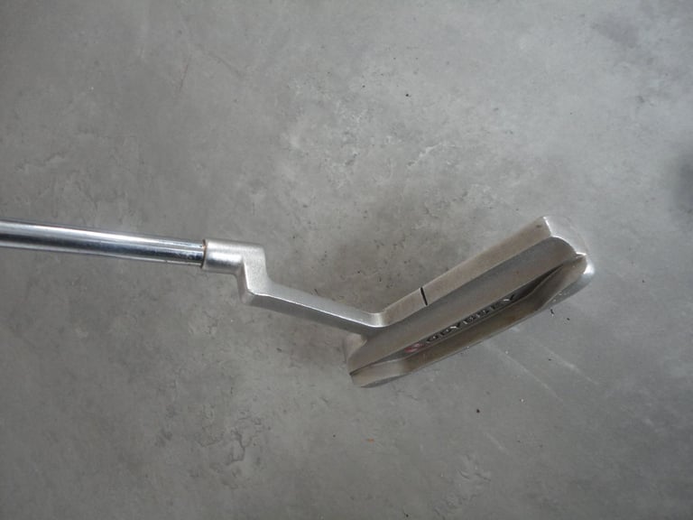 Various golf odyssey putters, various prices, see pictures and description,