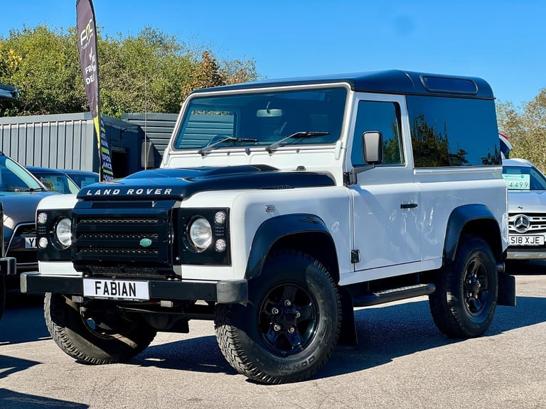 2014 Land Rover Defender 90 XS 2.2 TDCI **Masi Windows - 4 Seater - TentBox**