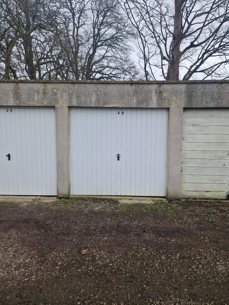 Garage for immediate rental in Weston, Bath