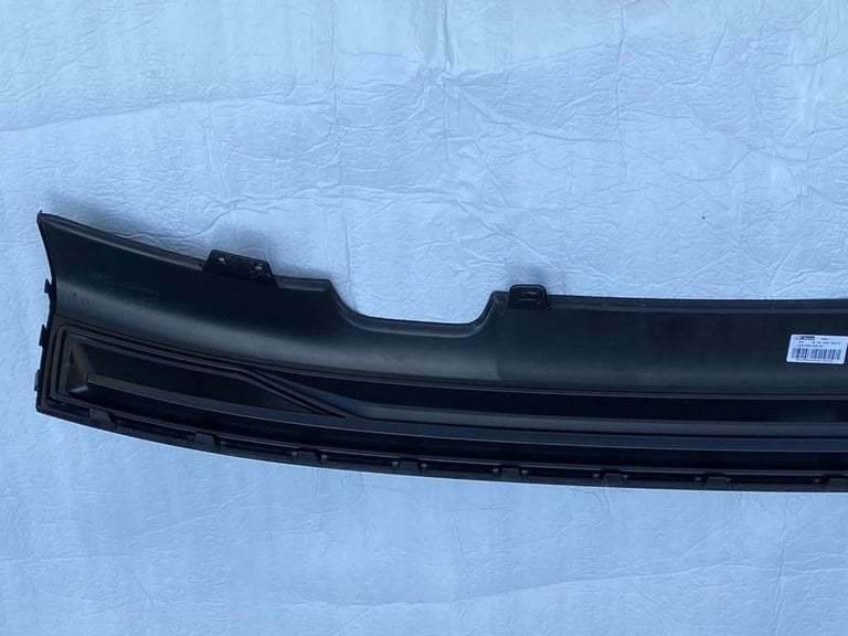 GENUINE AUDI A1 2018-ON REAR BUMPER LOWER DIFFUSER 82A807421