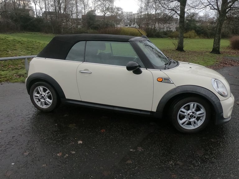 Mini, CONVERTIBLE, Convertible, 2013, Manual, 1598 (cc), 2 doors