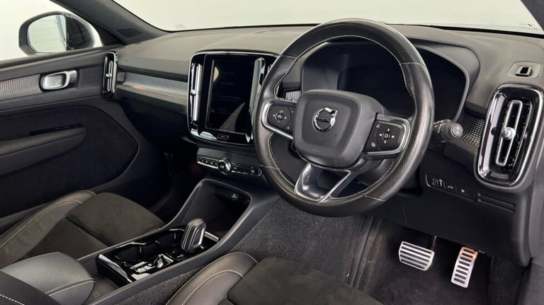 2021 Volvo XC40 Recharge R-Design, T5 plug-in hybrid (Power Tailgate, Sensus Navigation) Estate P...