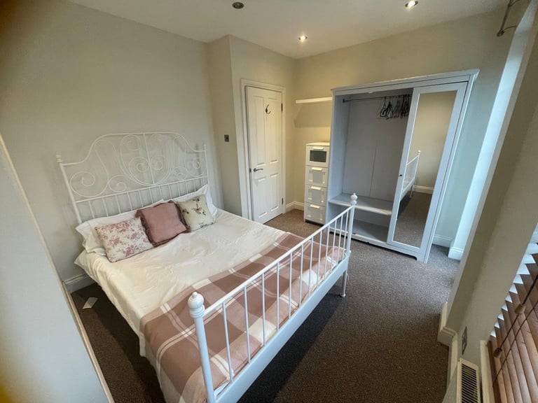 2 Bed Flat, Colston Road, East Sheen SW14