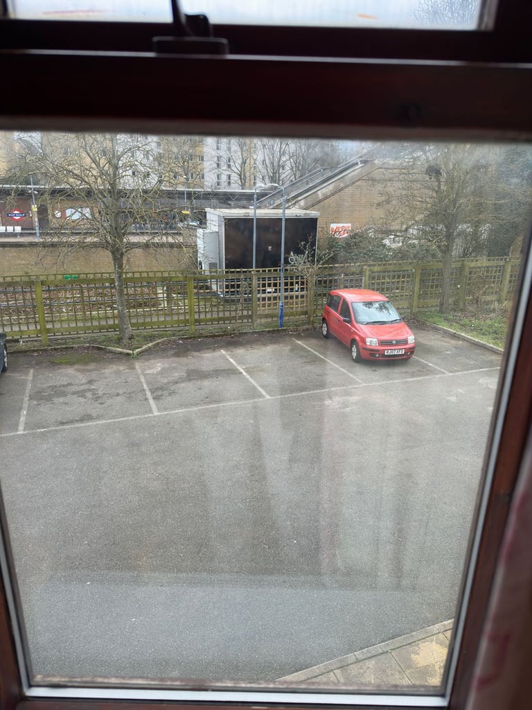 SELF CONTAINED STUDIO / DSS ACCEPTED/ NEWLY REFURBISHED